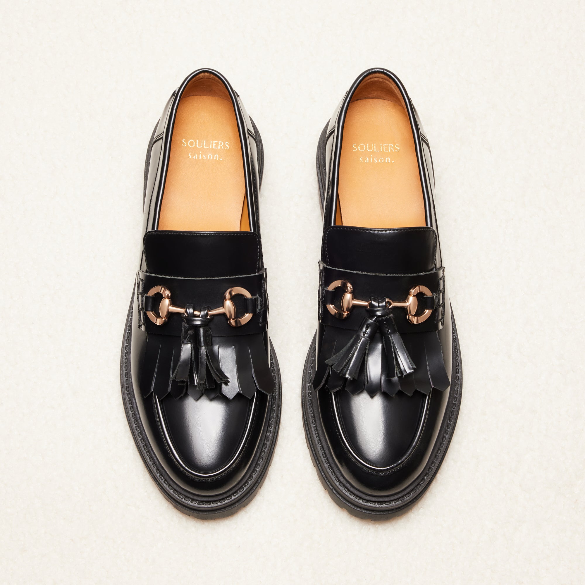 Mocassins vernis : l’alternative chic aux escarpins